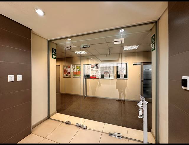 2,552M² OFFICE TO LET IN PARKTOWN